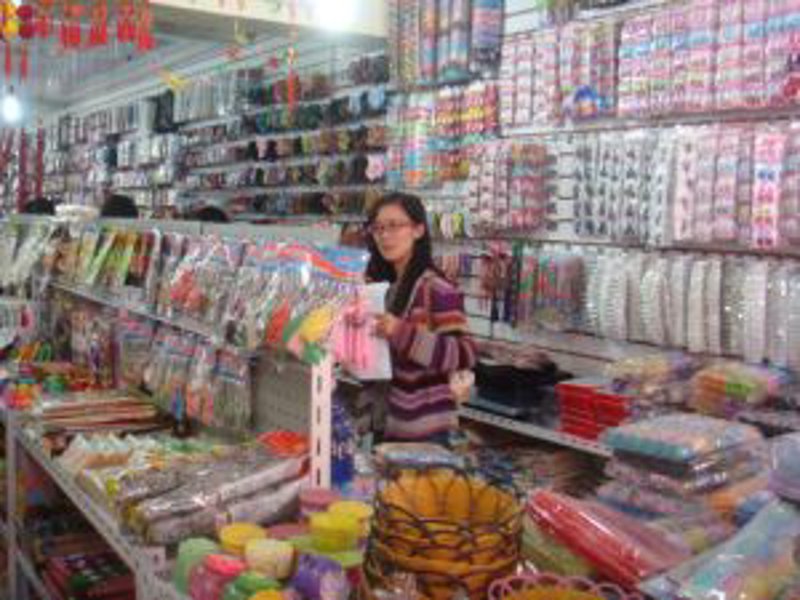 在当前市场上，众多小家电品牌和商家纷纷通过线上平台进行产品销售。本文将从行业分析角度出发，为您详细介绍一些知名的小家电批发网站及其特点。